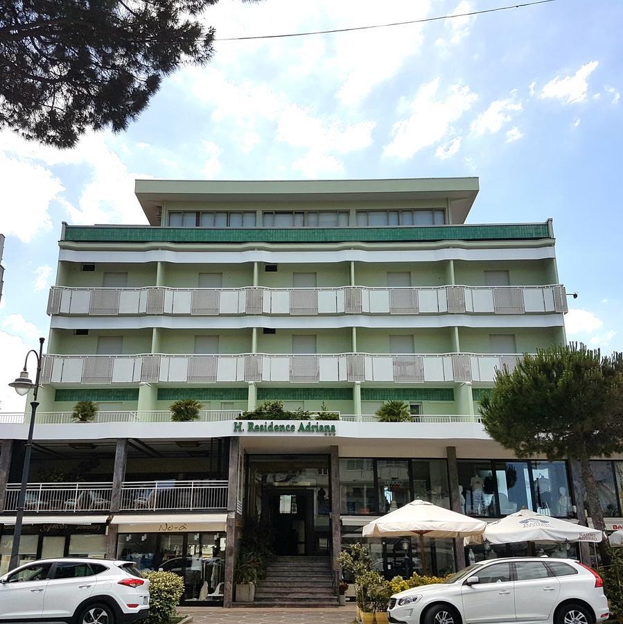 Hotel Residence Adriana Чезенатико Экстерьер фото