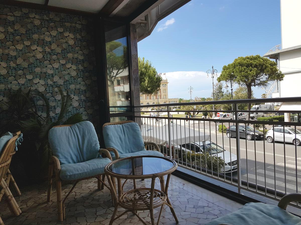 Hotel Residence Adriana Чезенатико Экстерьер фото